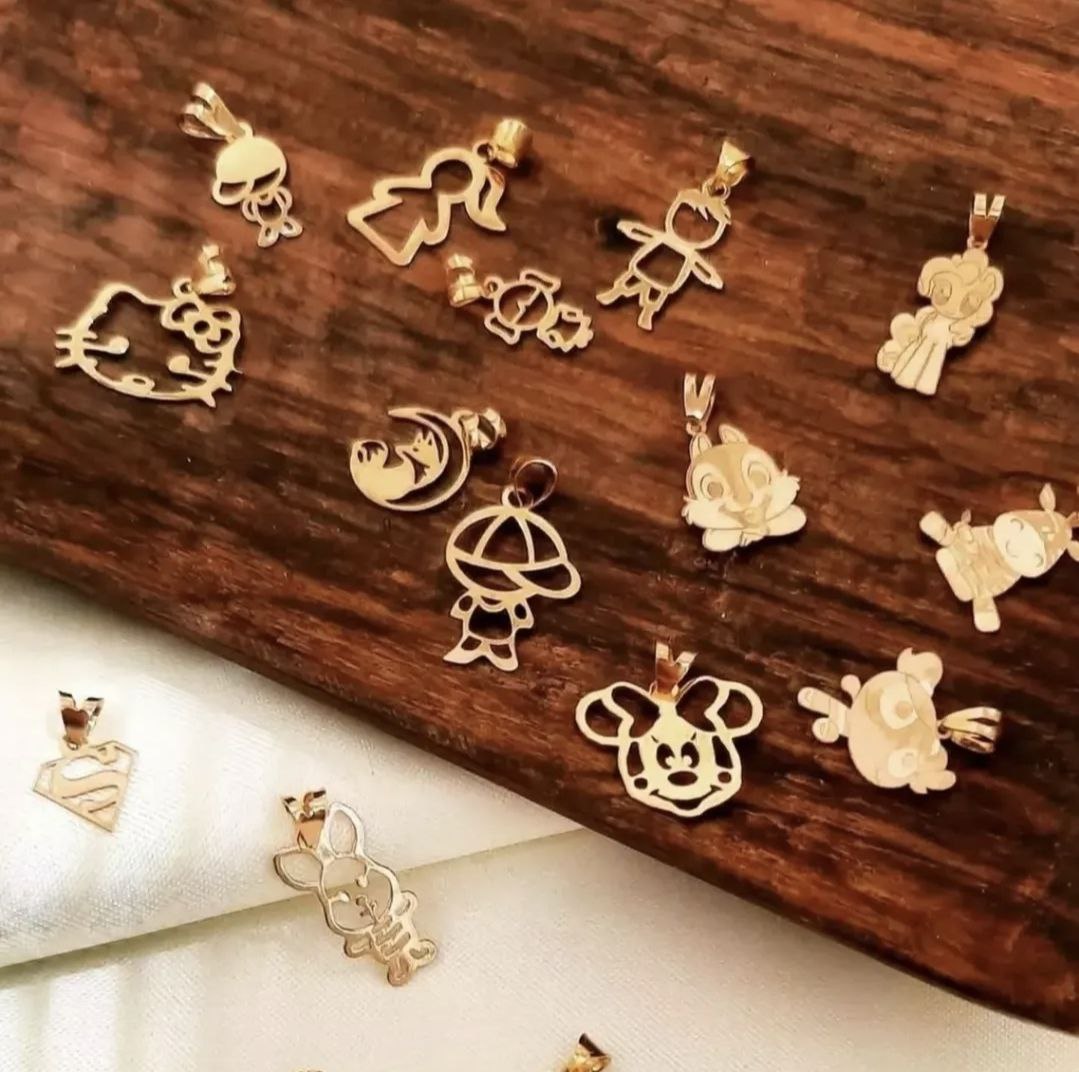 نمونه آویز طلا طرح شخصیت کارتونی